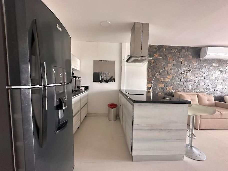Prime Location: Fully Equipped Loft In El Laguito Apartamento Cartagena