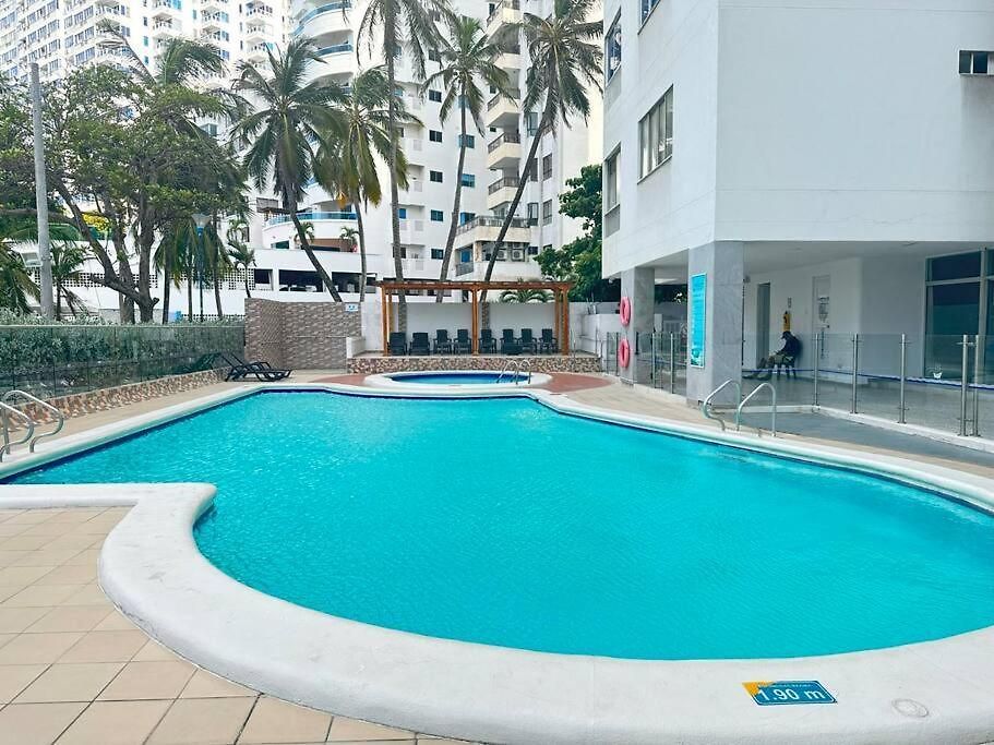 Prime Location: Fully Equipped Loft In El Laguito Apartamento