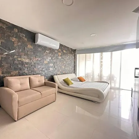 Prime Location: Fully Equipped Loft In El Laguito Cartagena