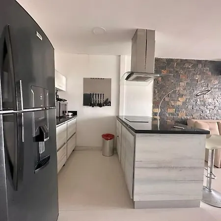 Prime Location: Fully Equipped Loft In El Laguito Apartamento Cartagena